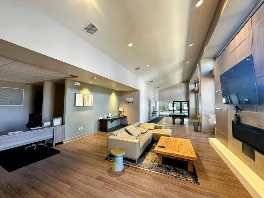 Winter Haus, Winter Park 2 Bedrooms Corner Unit W Outdoor Patio Walking Distance To The Center Of Town Kültér fotó